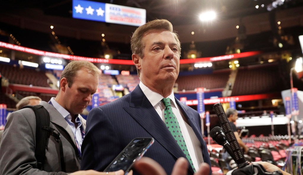 Democrats, intelligence experts think Manafort filing reveals ‘collusion’