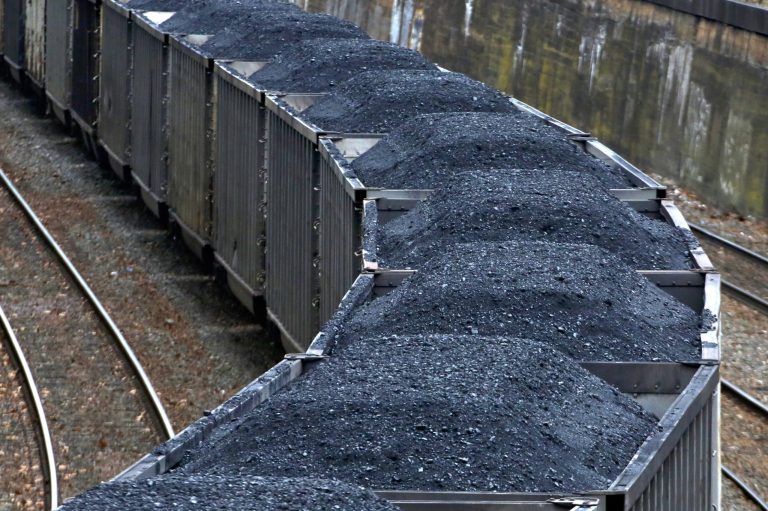 A group of bipartisan governors want a tax credit for technologies used at coal plants and other fossil-fueled facilities to cut carbon dioxide emissions, called carbon capture. (AP Photo/Gene J. Puskar)