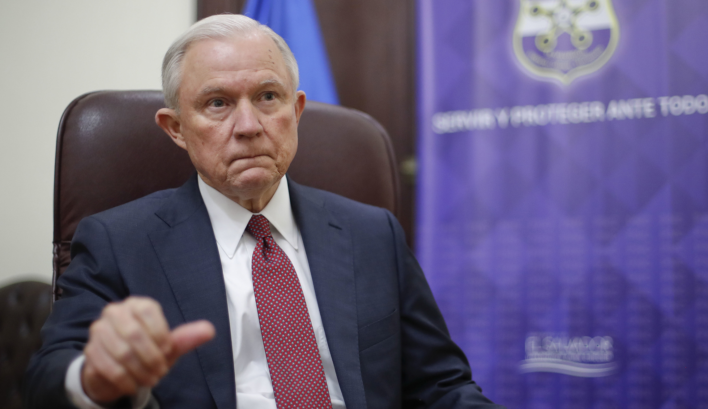 More than 100 conservatives show support for Jeff Sessions