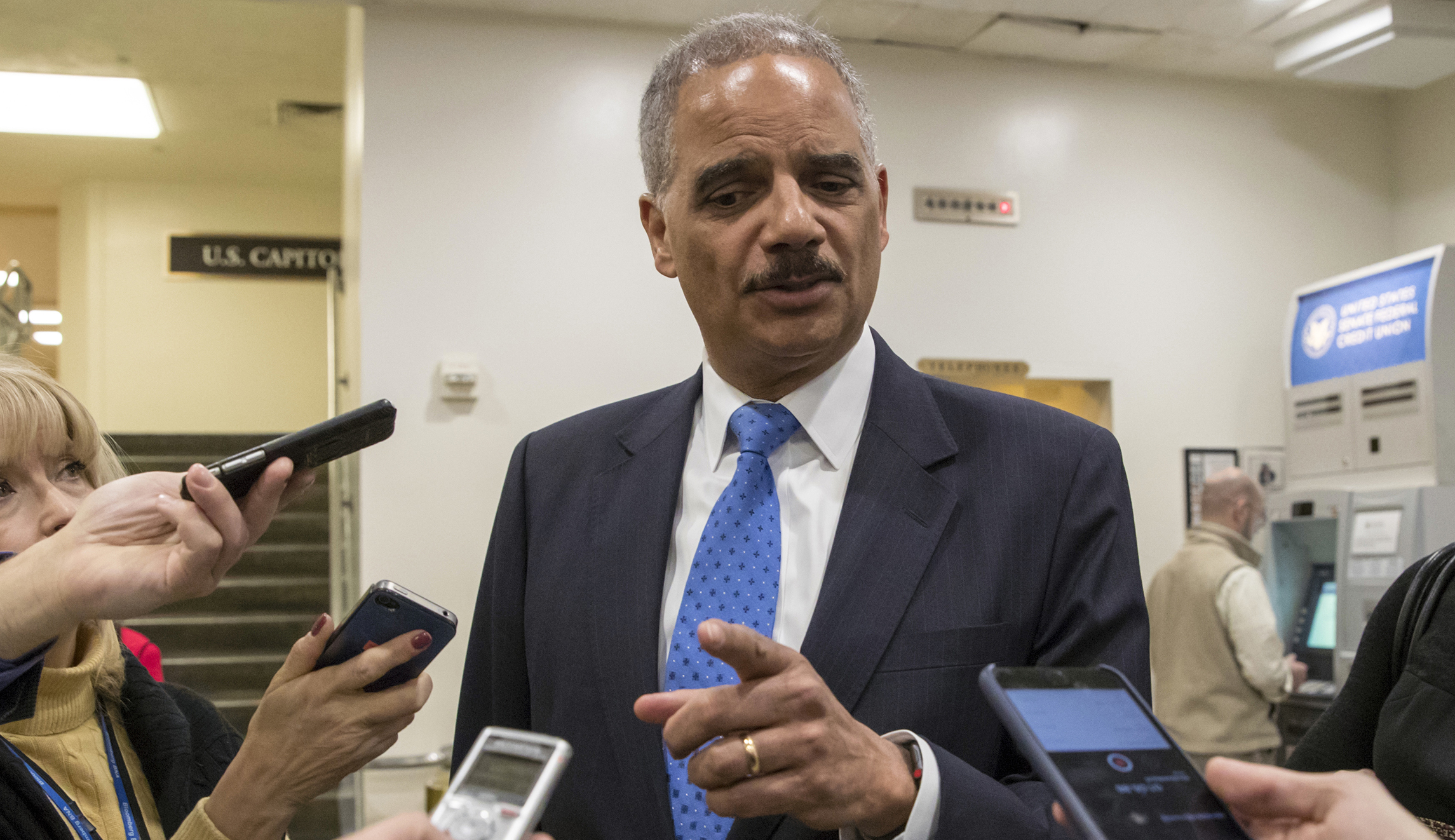 Eric Holder eyes 2020 presidential bid