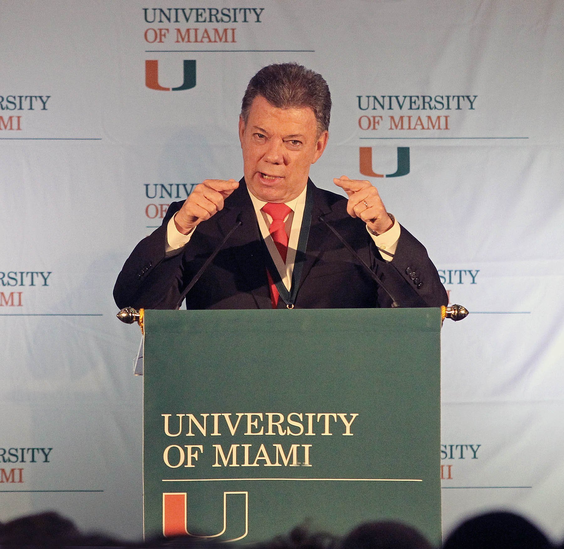 Trade, peace talks top agenda for Colombian president’s visit