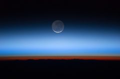 To the moon? Firm hopes to sell $1.5 billion trips
