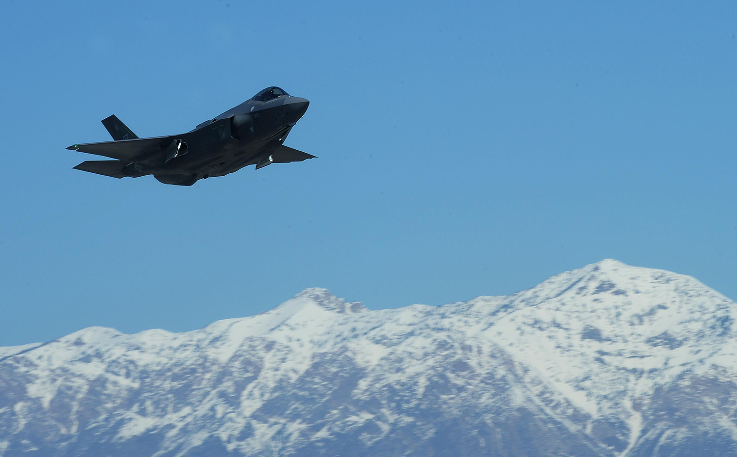 Senators aim to block F-35 sales to Turkey in defense bill
