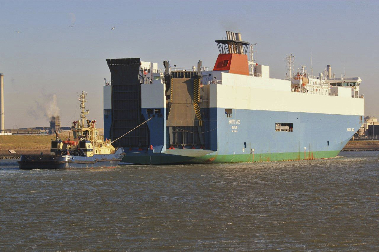 Dutch call off search for 6 missing crewmen