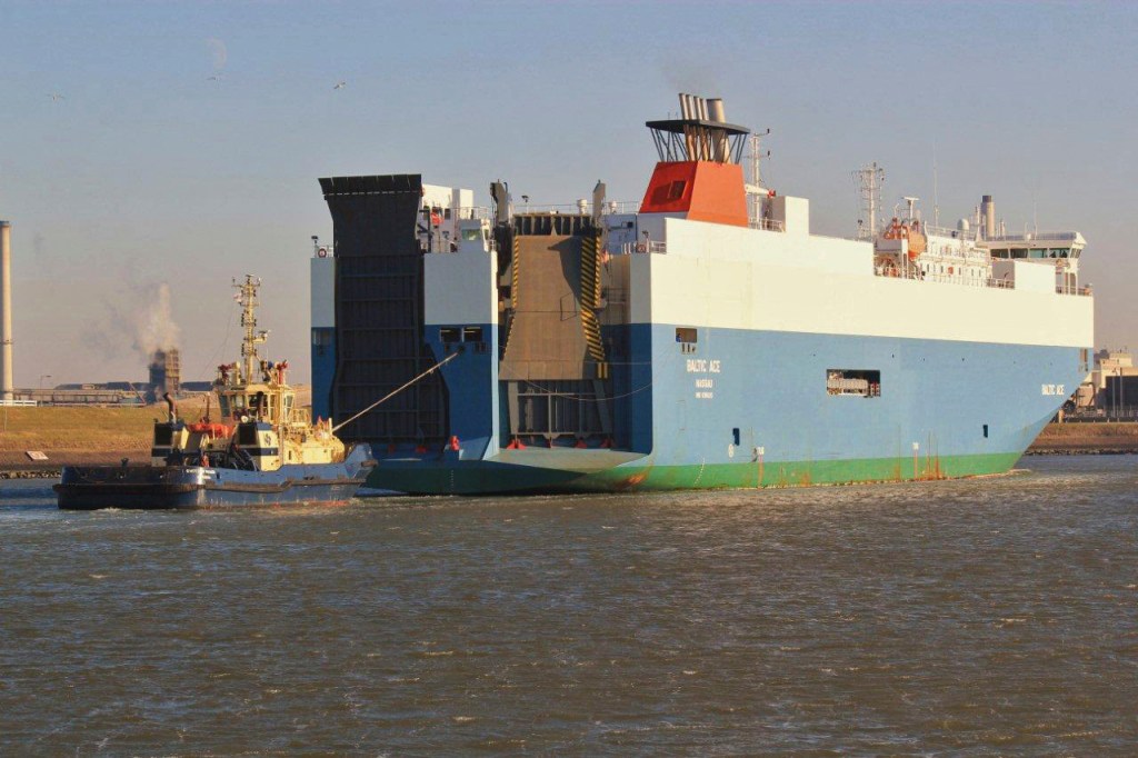 Dutch call off search for 6 missing crewmen