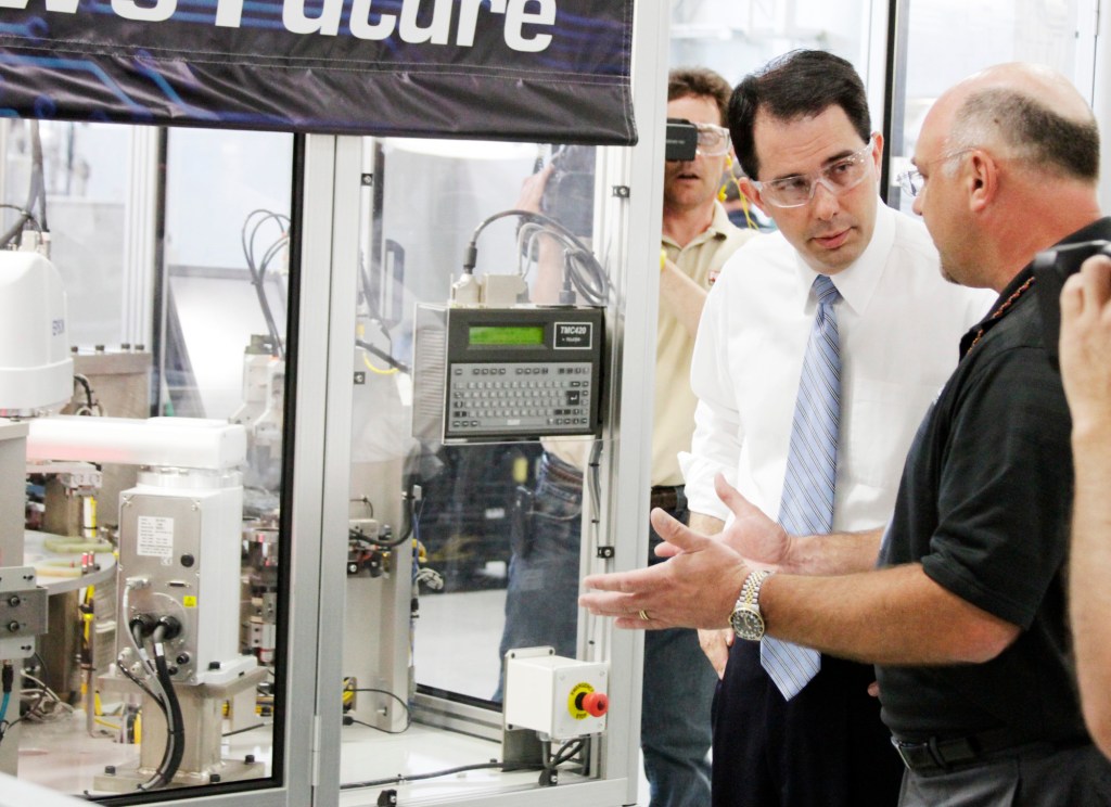 Marquette poll full of cheer for Walker
