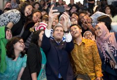 John Kerry mocks those who deny climate change