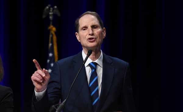 Wyden: Clapper’s intelligence community ‘engaged in a deception spree’