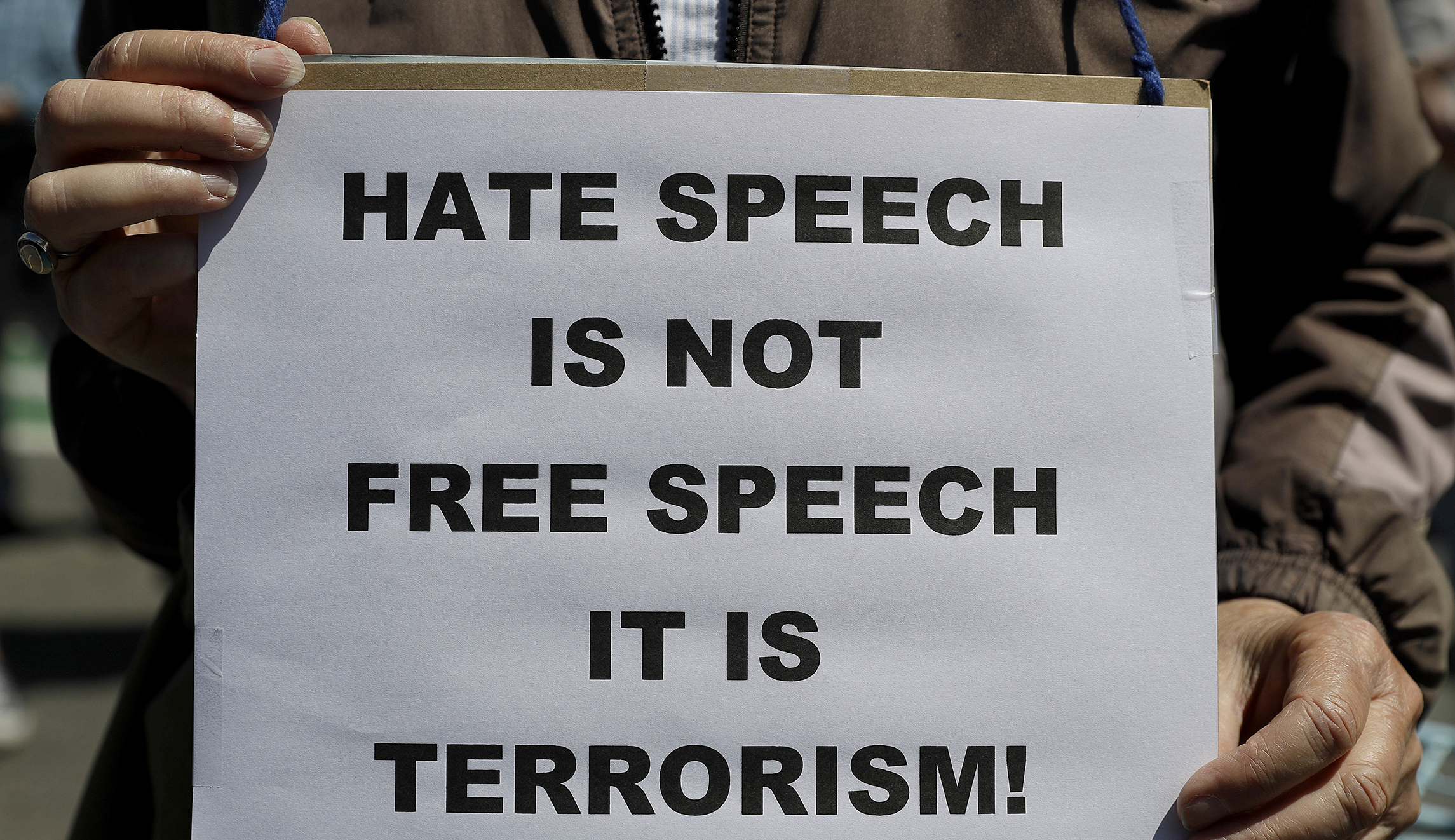 4 in 10 college students don’t think ‘hate speech’ is protected by the First Amendment