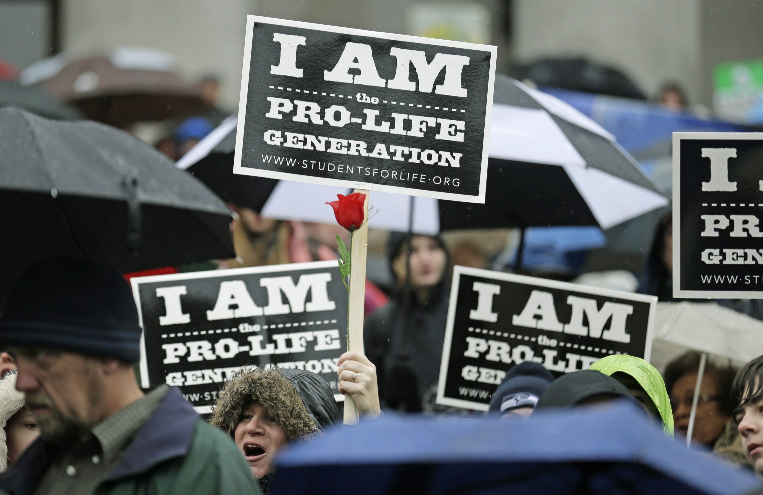 Anti-abortion evangelicals inch away from the GOP
