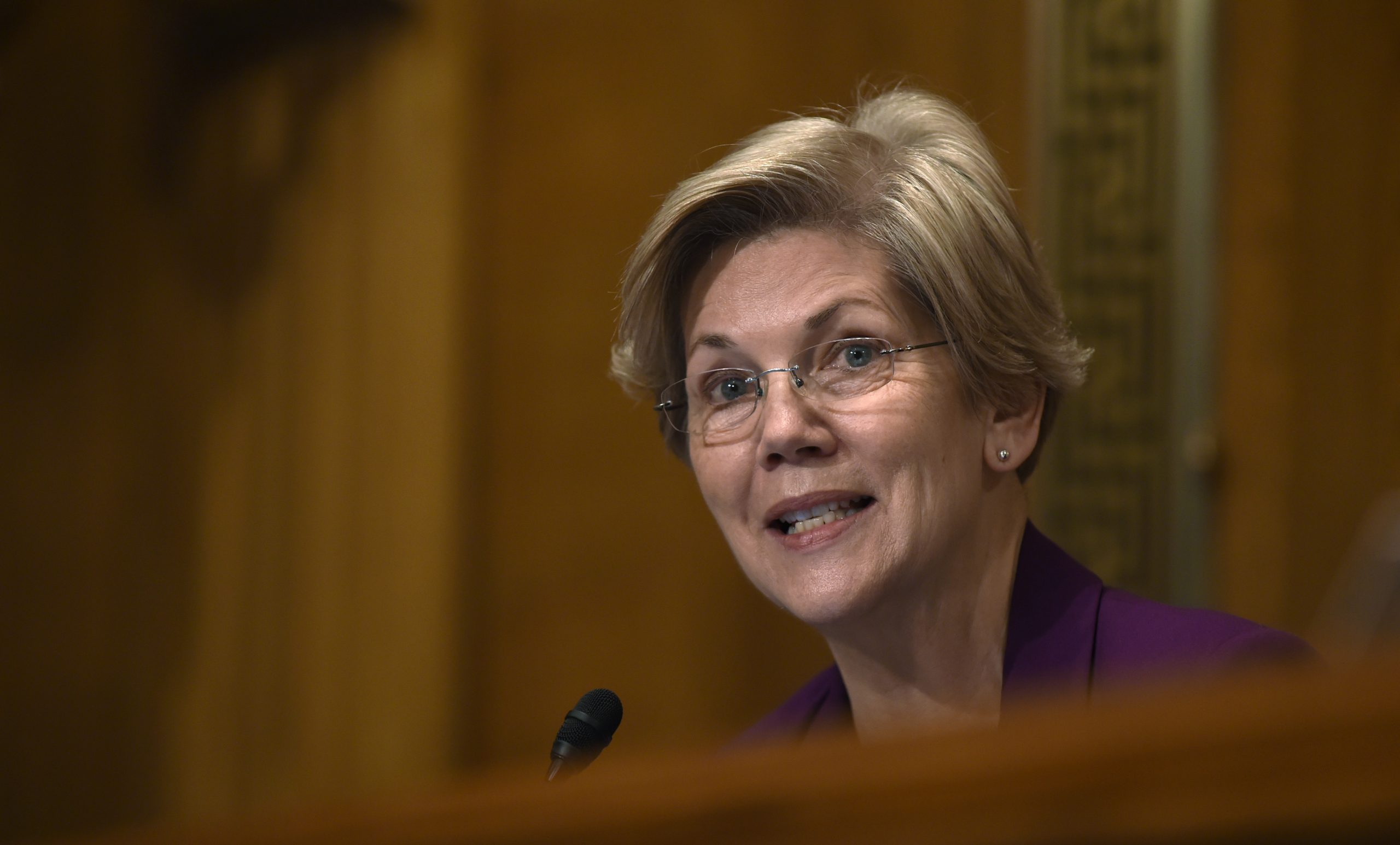 Warren pressures Clinton to expand Social Security