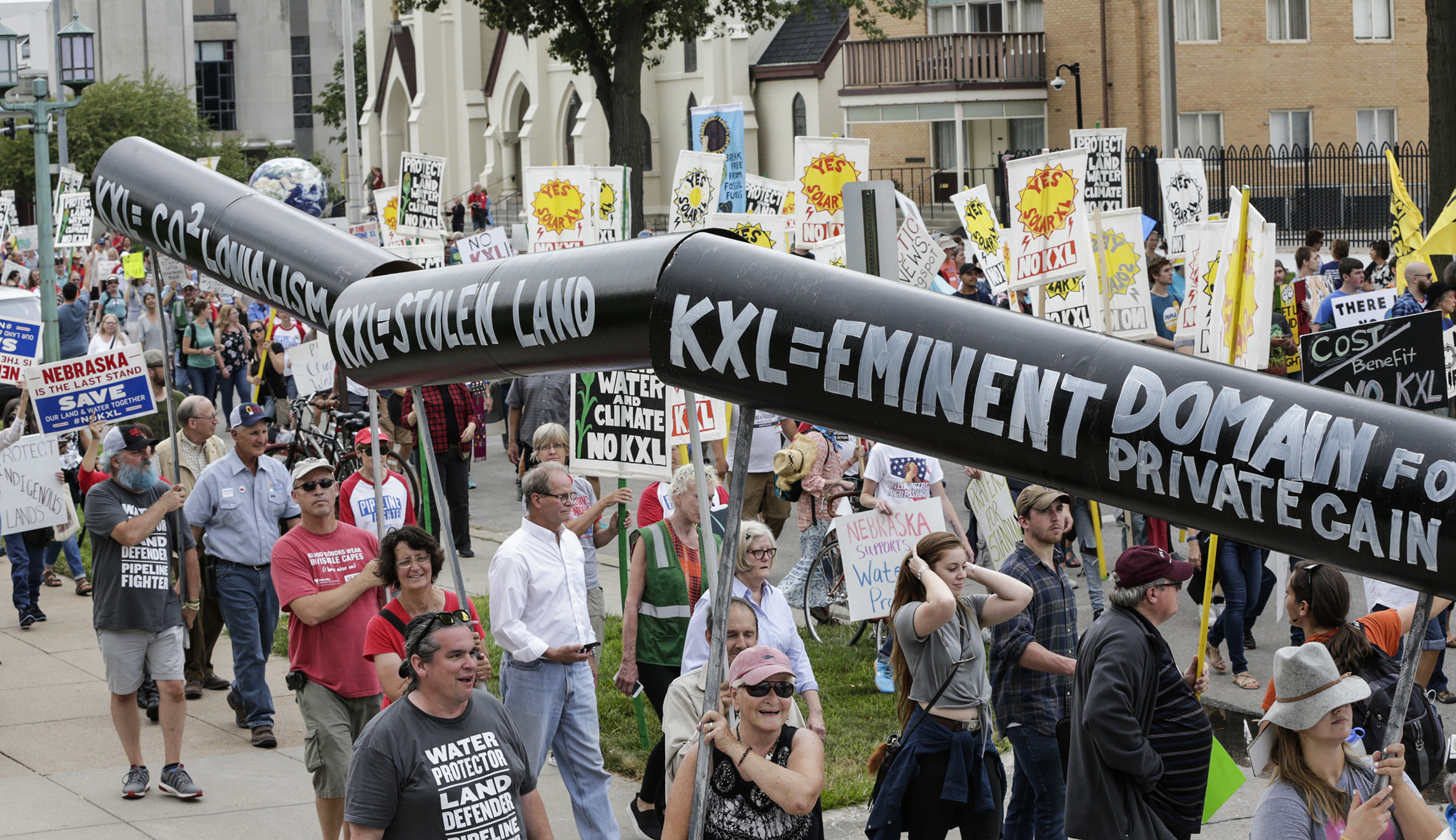 Activists build solar ‘blockade’ along Keystone XL pipeline route
