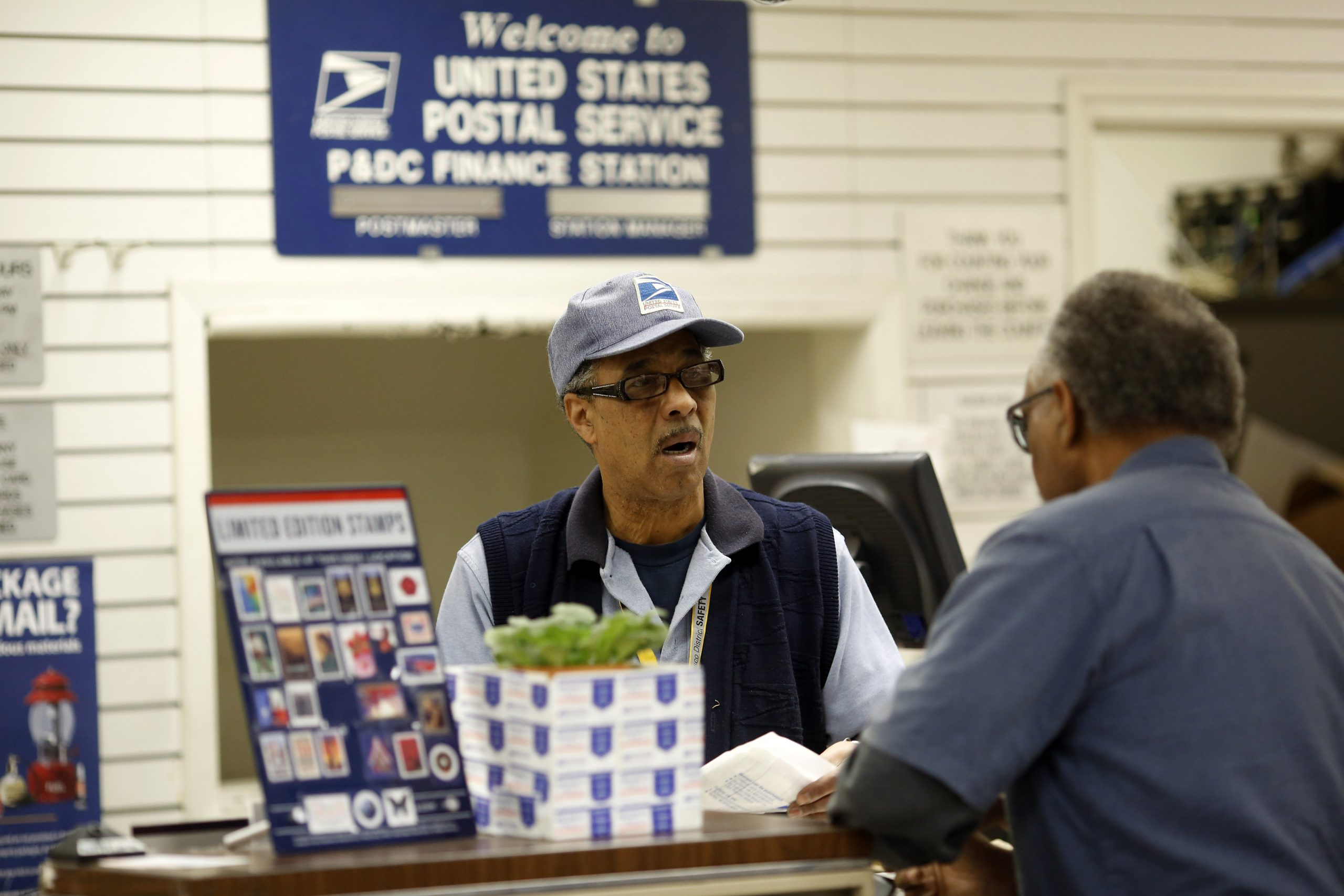 More customers cite poor treatment at the post office