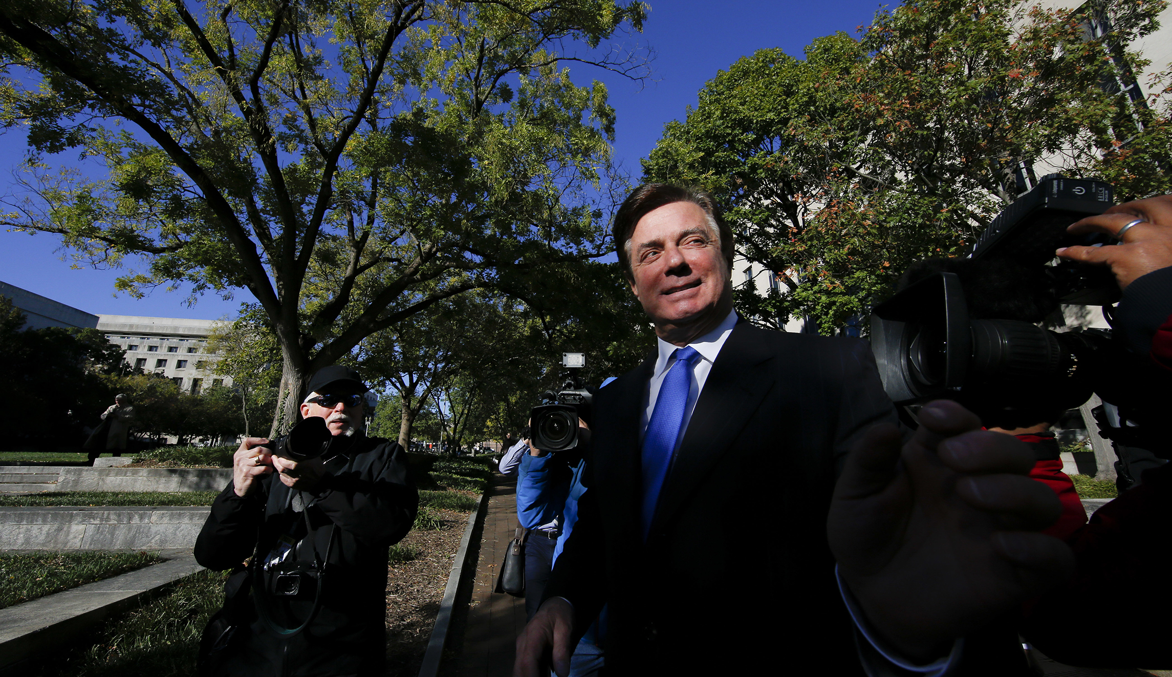 Judge proposes May 7 trial date for Paul Manafort, Rick Gates