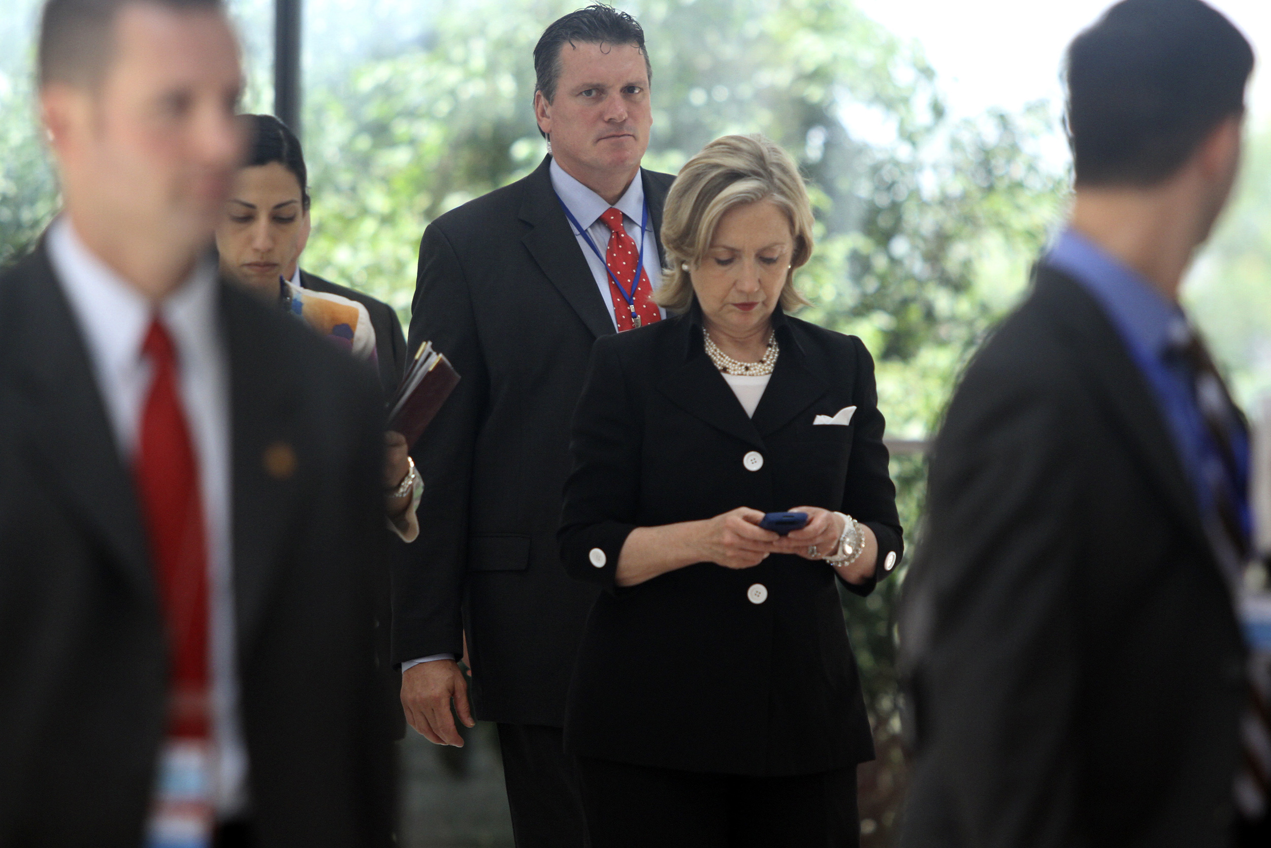 Documents show State Dept. advised Clinton against Blackberry use