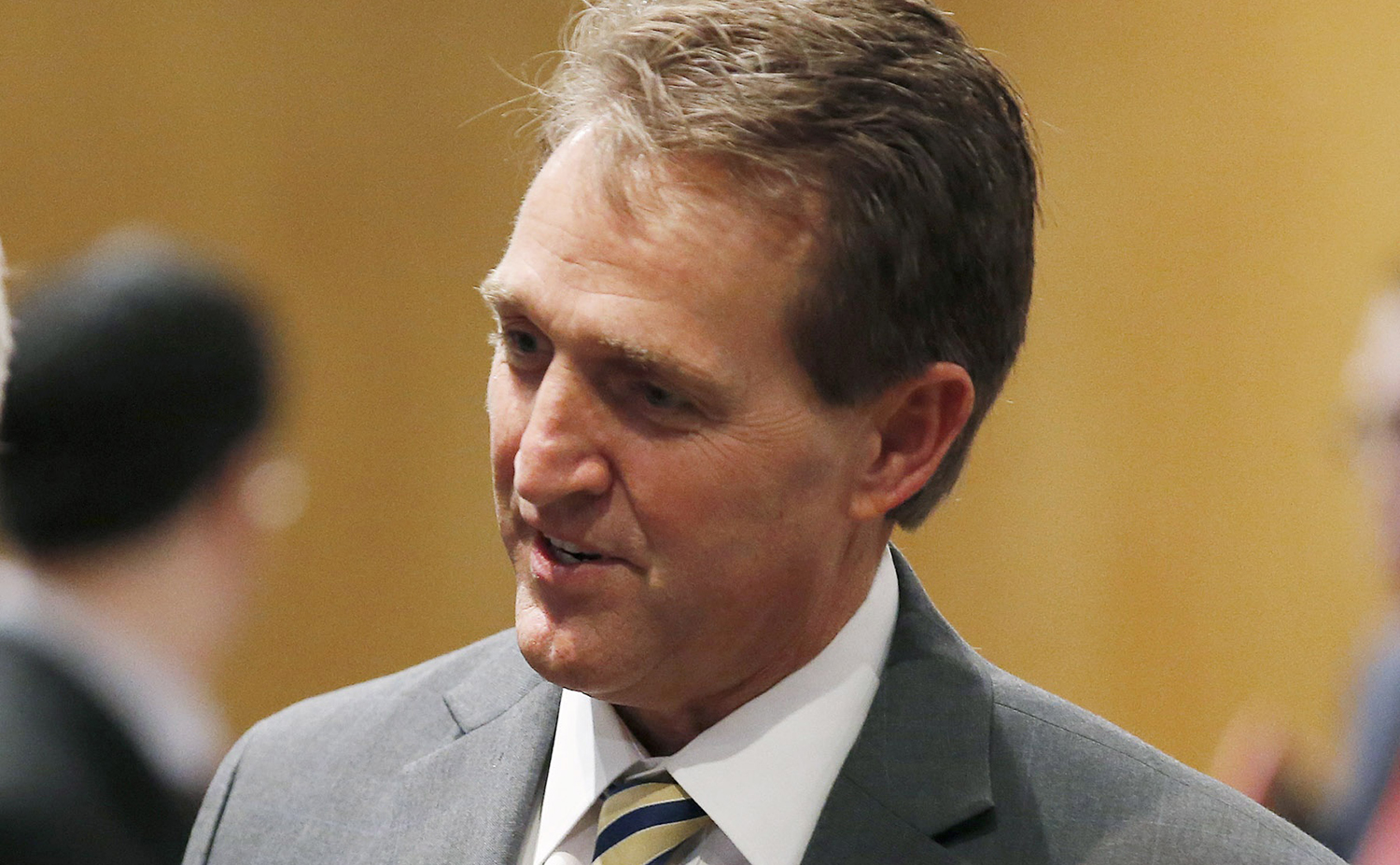 Ariz. GOP Sen. Jeff Flake still can’t endorse Donald Trump