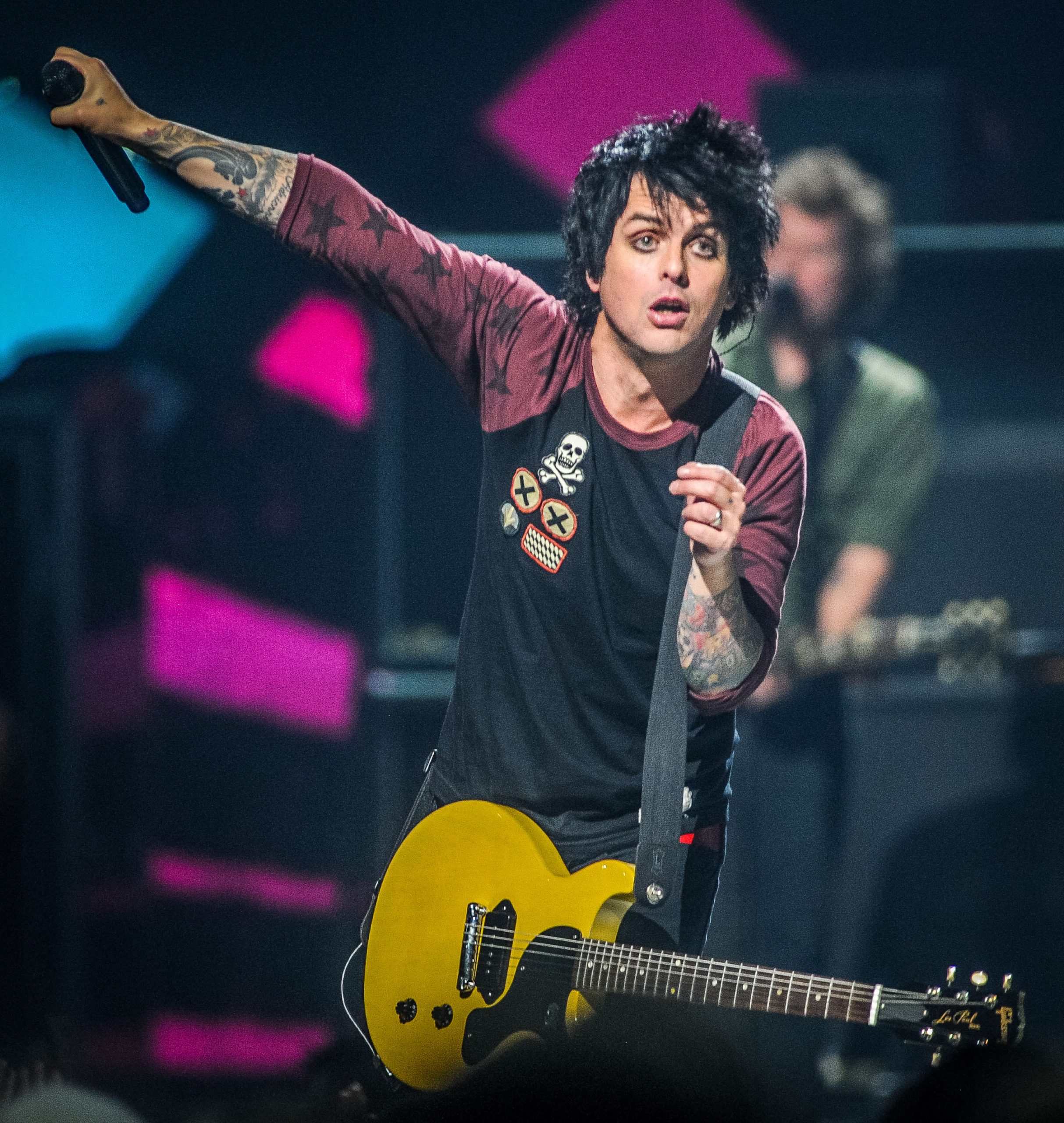 Armstrong better, Green Day to resume tour in 2013