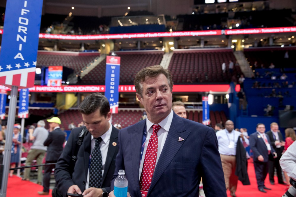 Manafort blames media for Trump-Khan flap