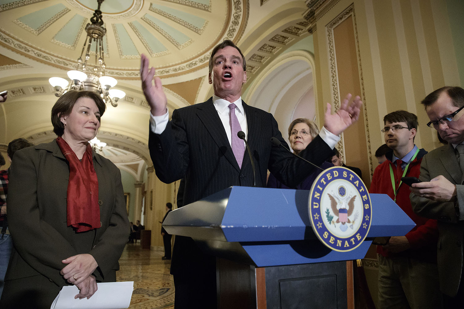 Top Senate intel panel Democrat ‘open’ to independent committee on Russia