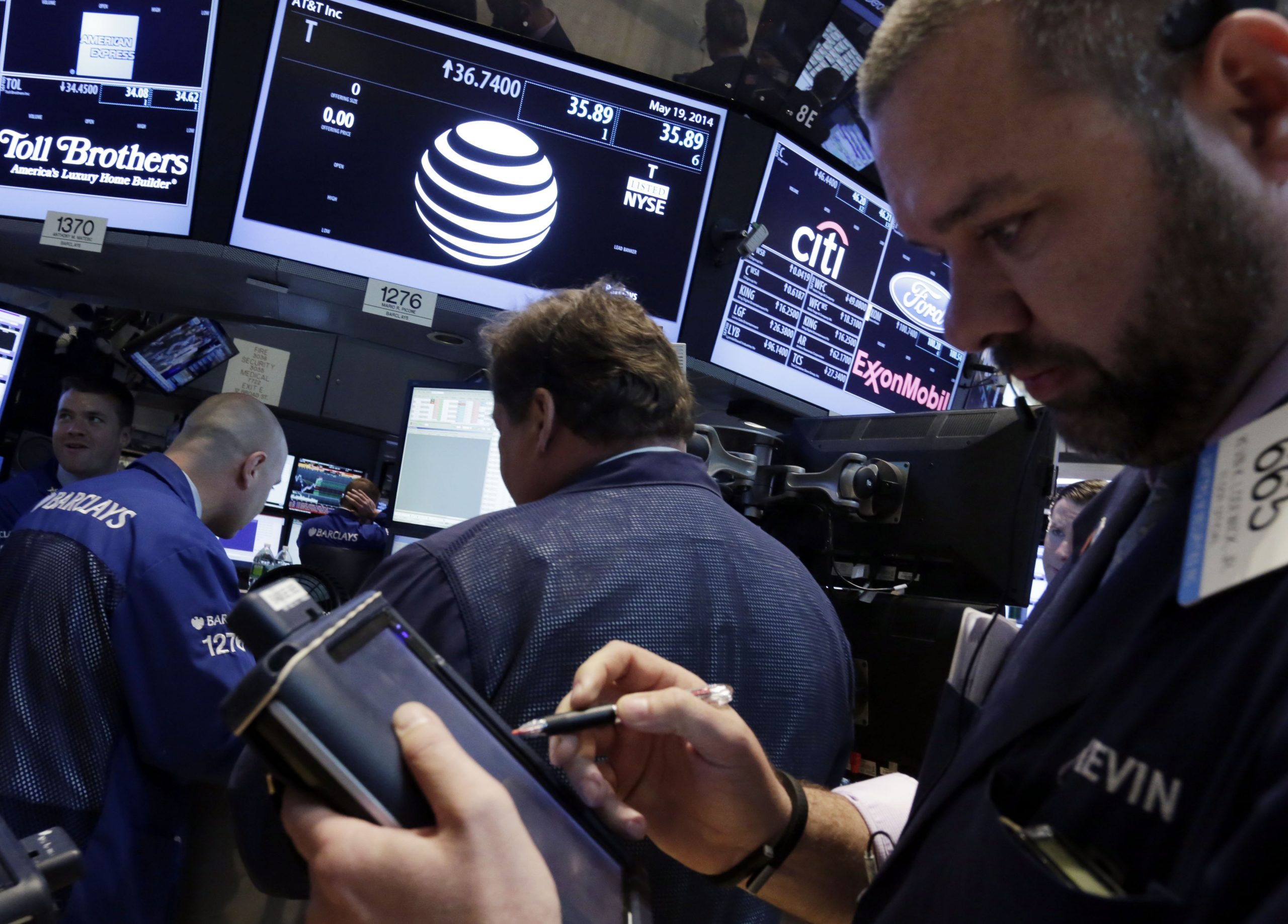 Stocks edge higher after drifting in early trade