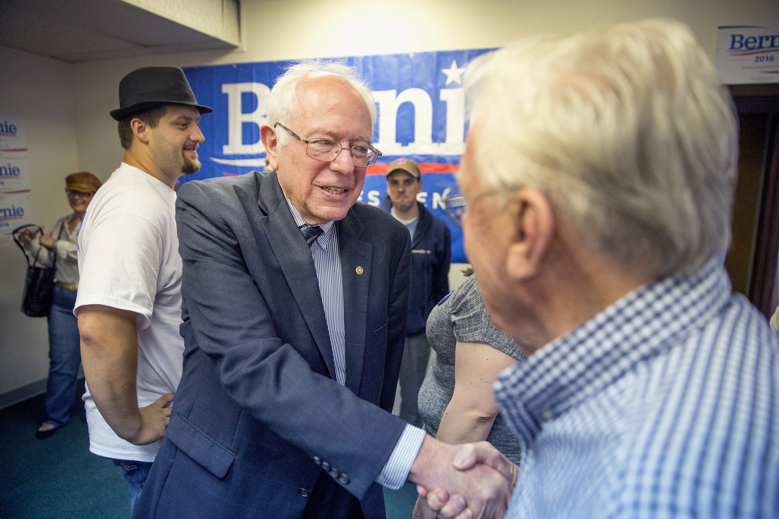 Showdown at gender gap: Bernie Sanders leads Hillary Clinton among N.H. Democratic men
