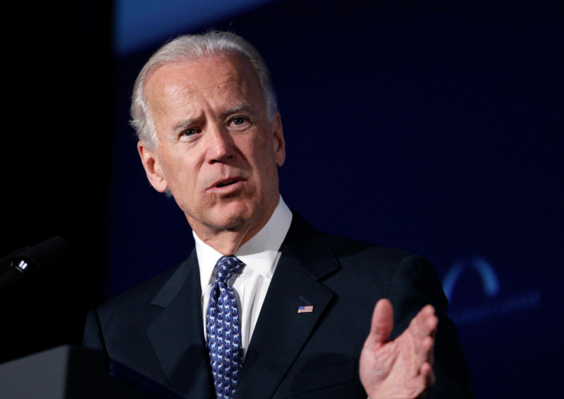 Obama pressed to endorse same-sex marriage