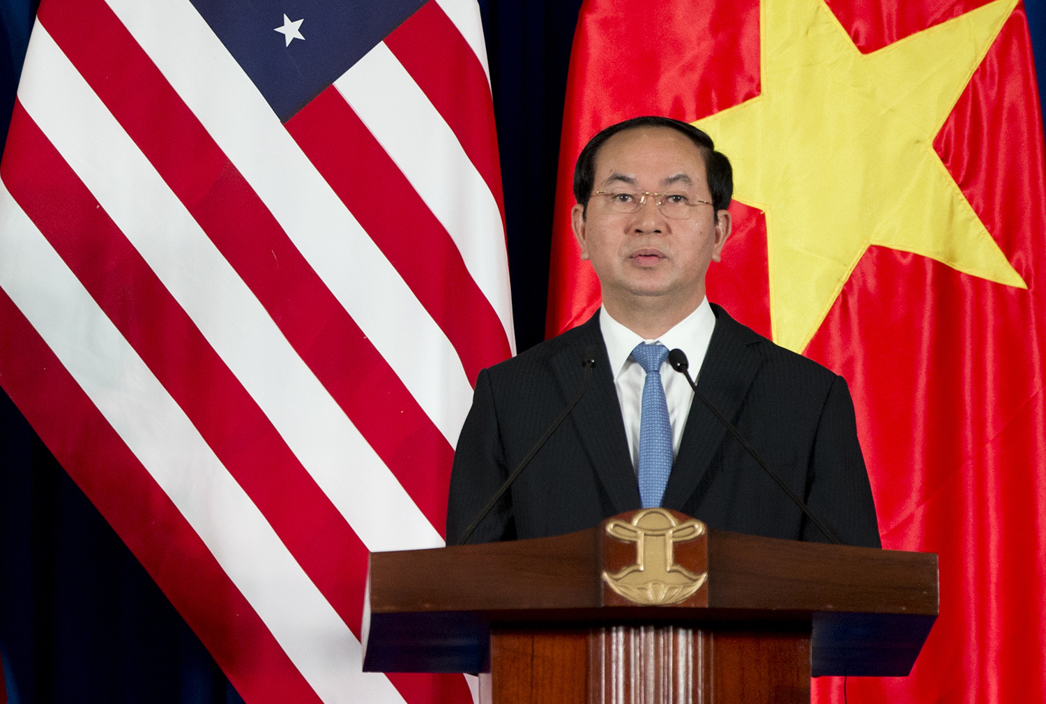 Vietnamese leader quotes Ho Chi Minh in toast to U.S.