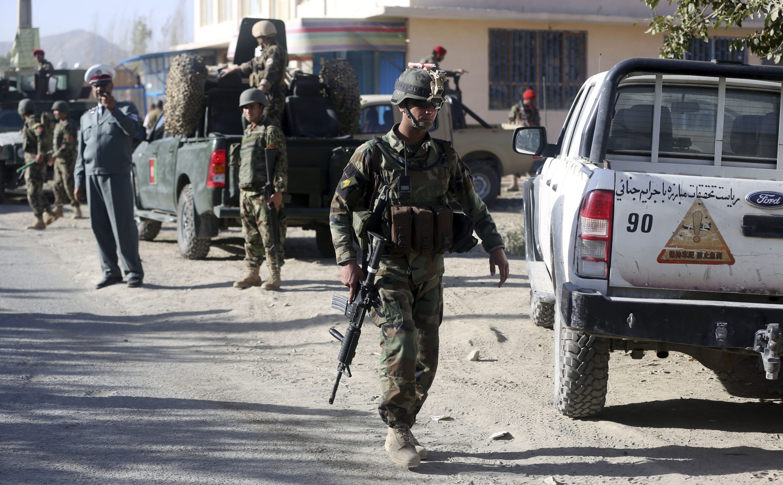 Obama extends U.S. combat role in Afghanistan