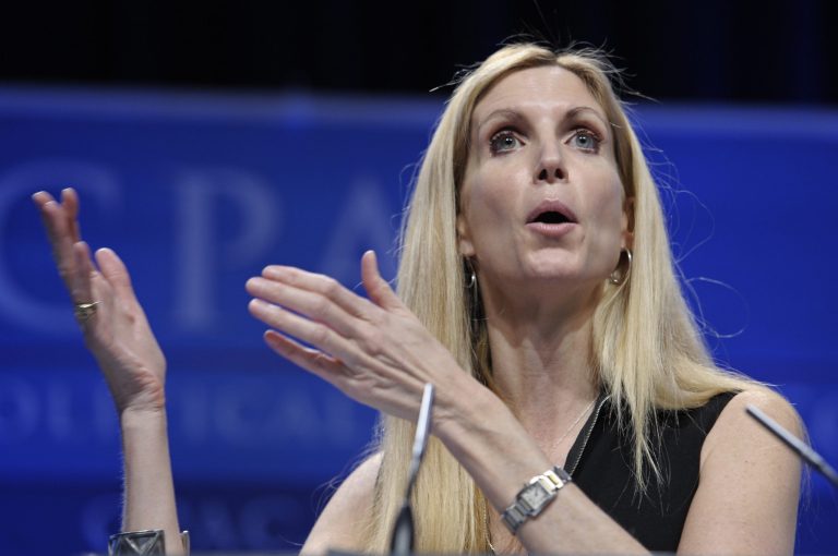 The 11-time New York Times bestselling author is slated to speak on campus April 27. (AP Photo/Cliff Owen)