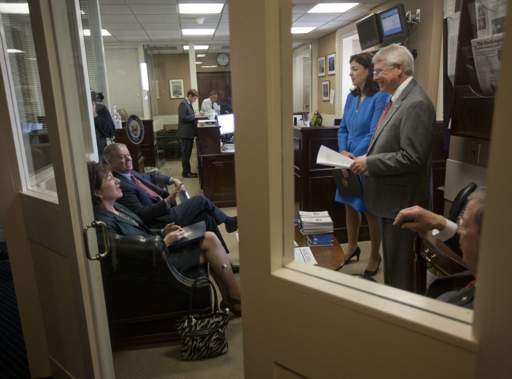 Lawmakers scramble to get Defense budget compromise