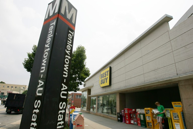 The Red Line faces delays Friday due to a cracked rail outside Tenleytown. (Photo: Examiner file)
