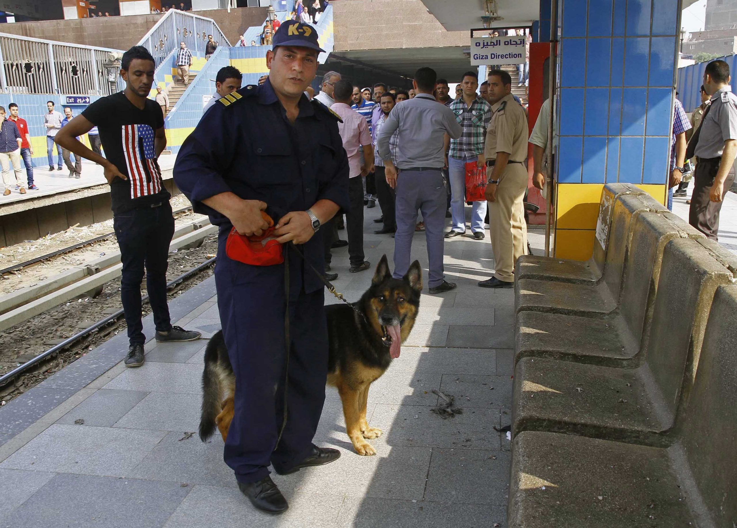 4 blasts hit Cairo subway stations, court, wound 3
