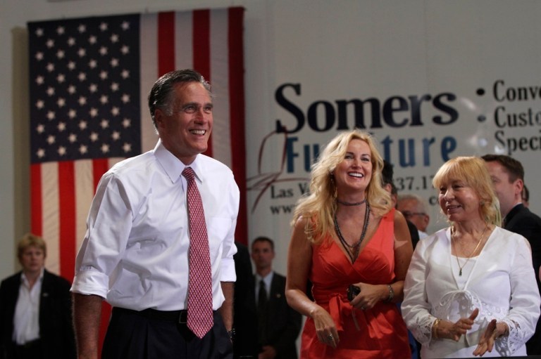 Romney clinches Republican presidential nomination