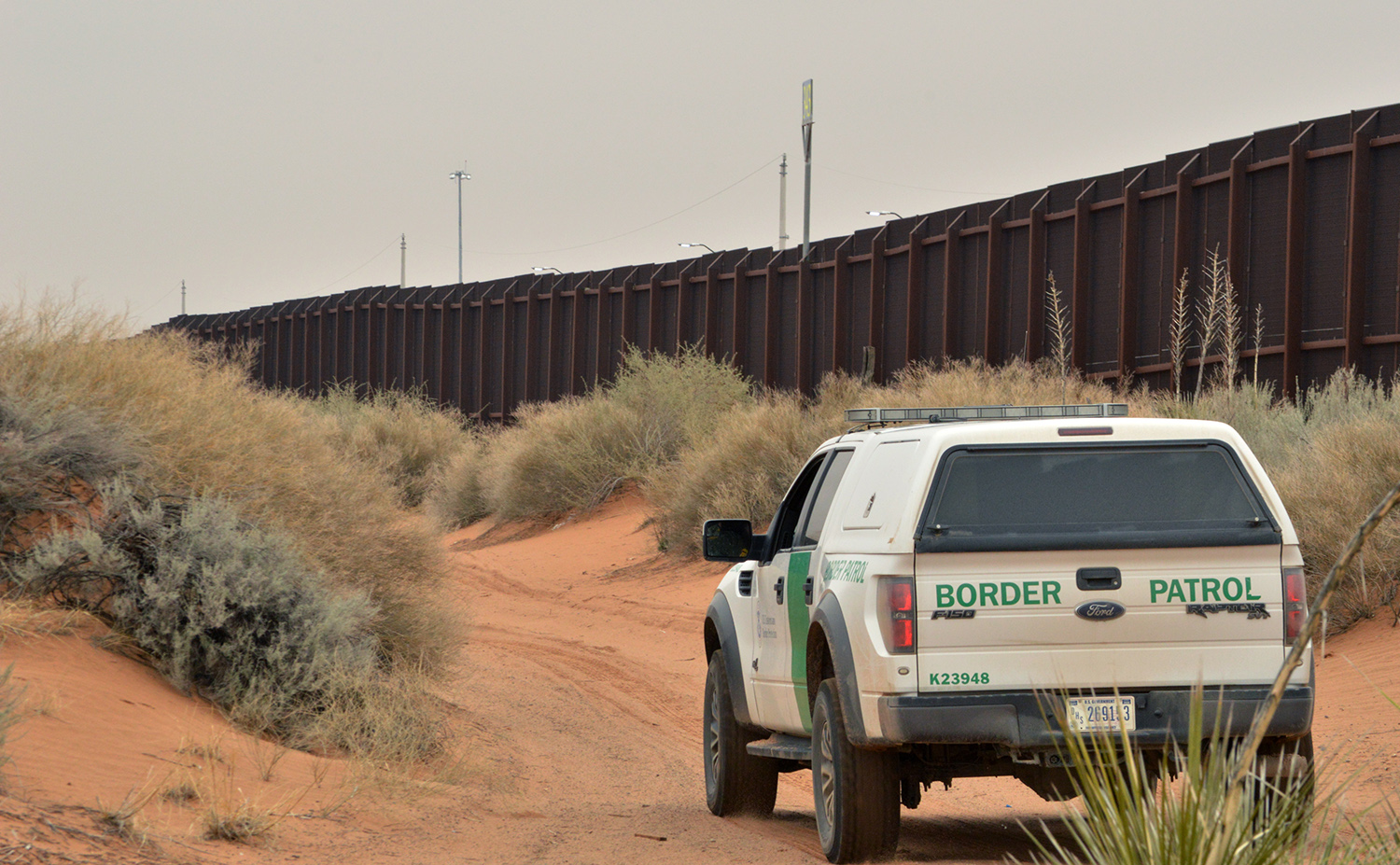Feds deploy 150 more agents to handle border mess
