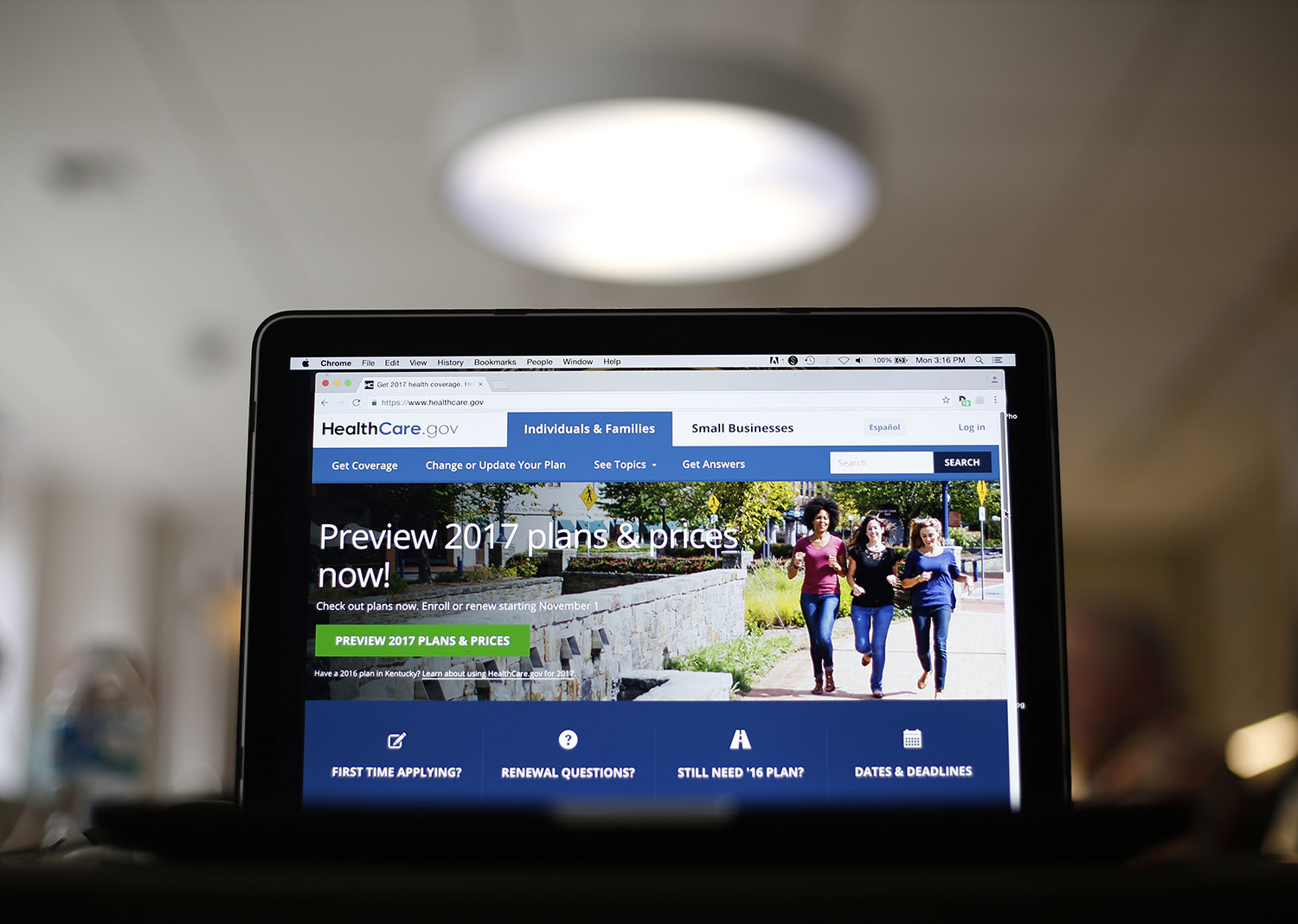Increased traffic for healthcare.gov may not be a good sign
