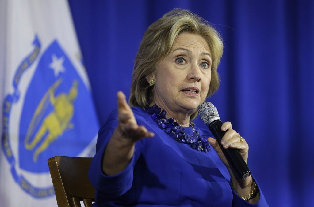 Report: Clinton aide misled reporters on private email use