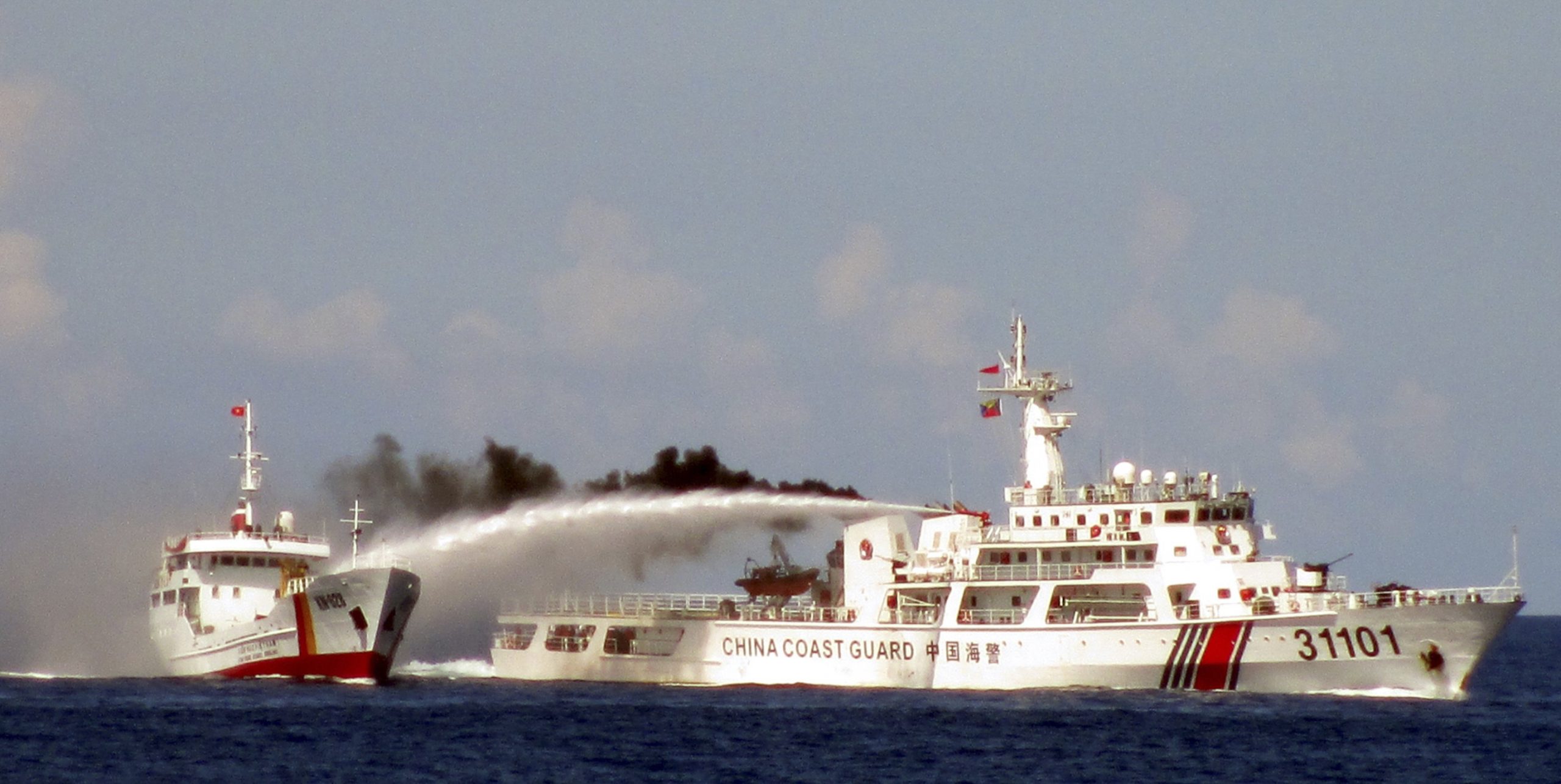 Chinese patrol ships arrest 6 Vietnamese fishermen