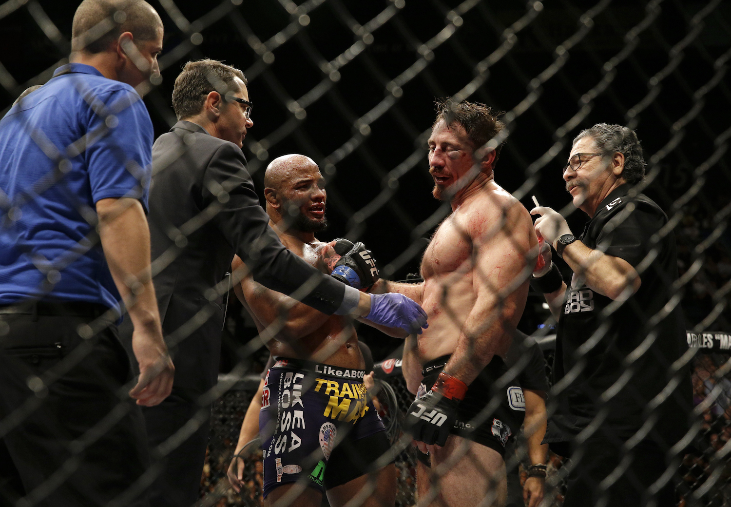 Deadspin editor accidentally challenges UFC fighter to cage fight