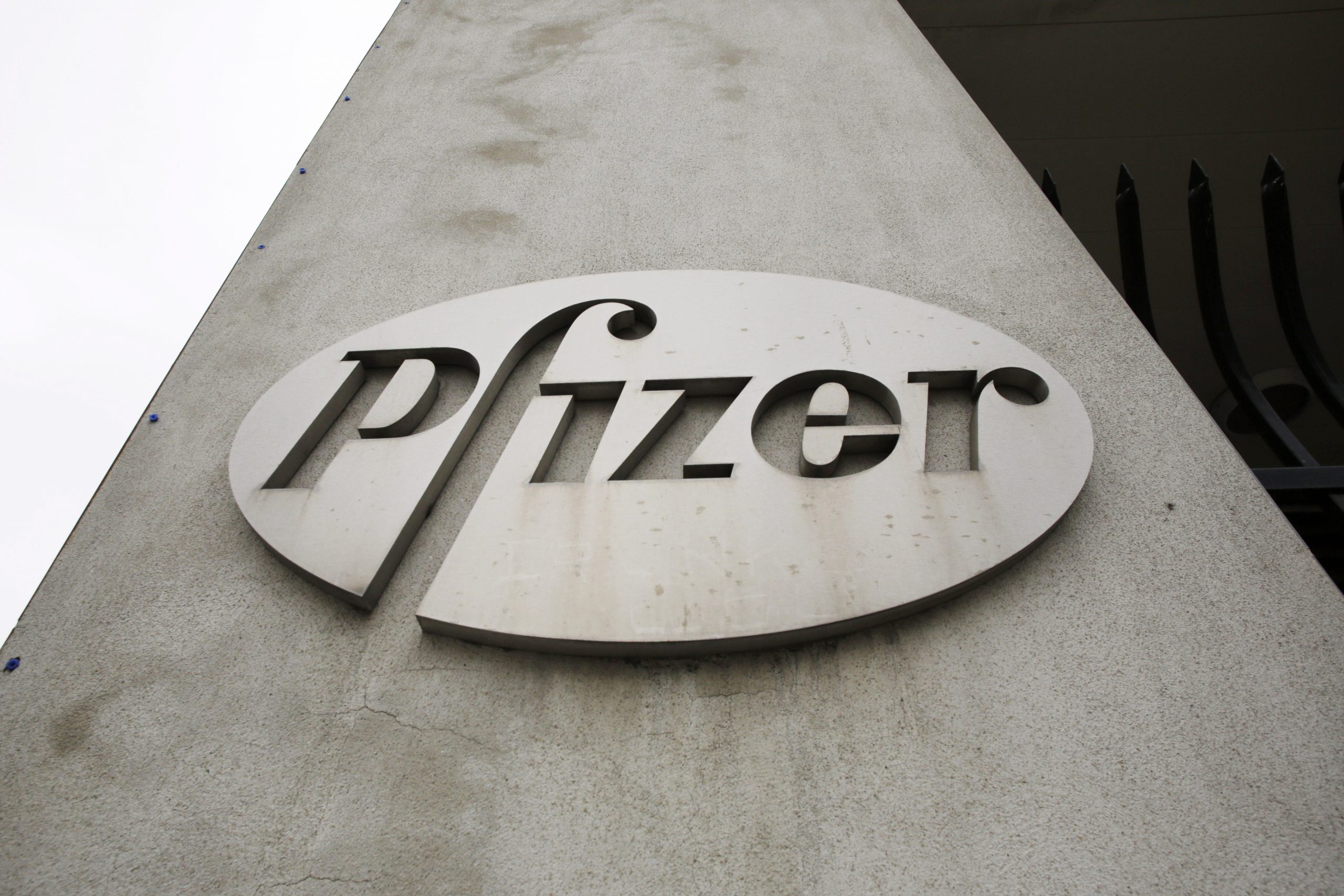 Pfizer and BioNTech COVID-19 vaccine more than 90% effective in early analysis