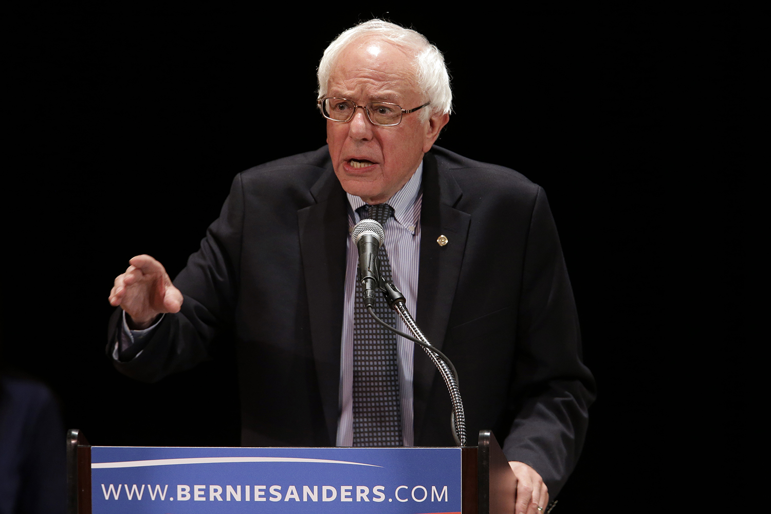 Sanders stands by Clinton attacks