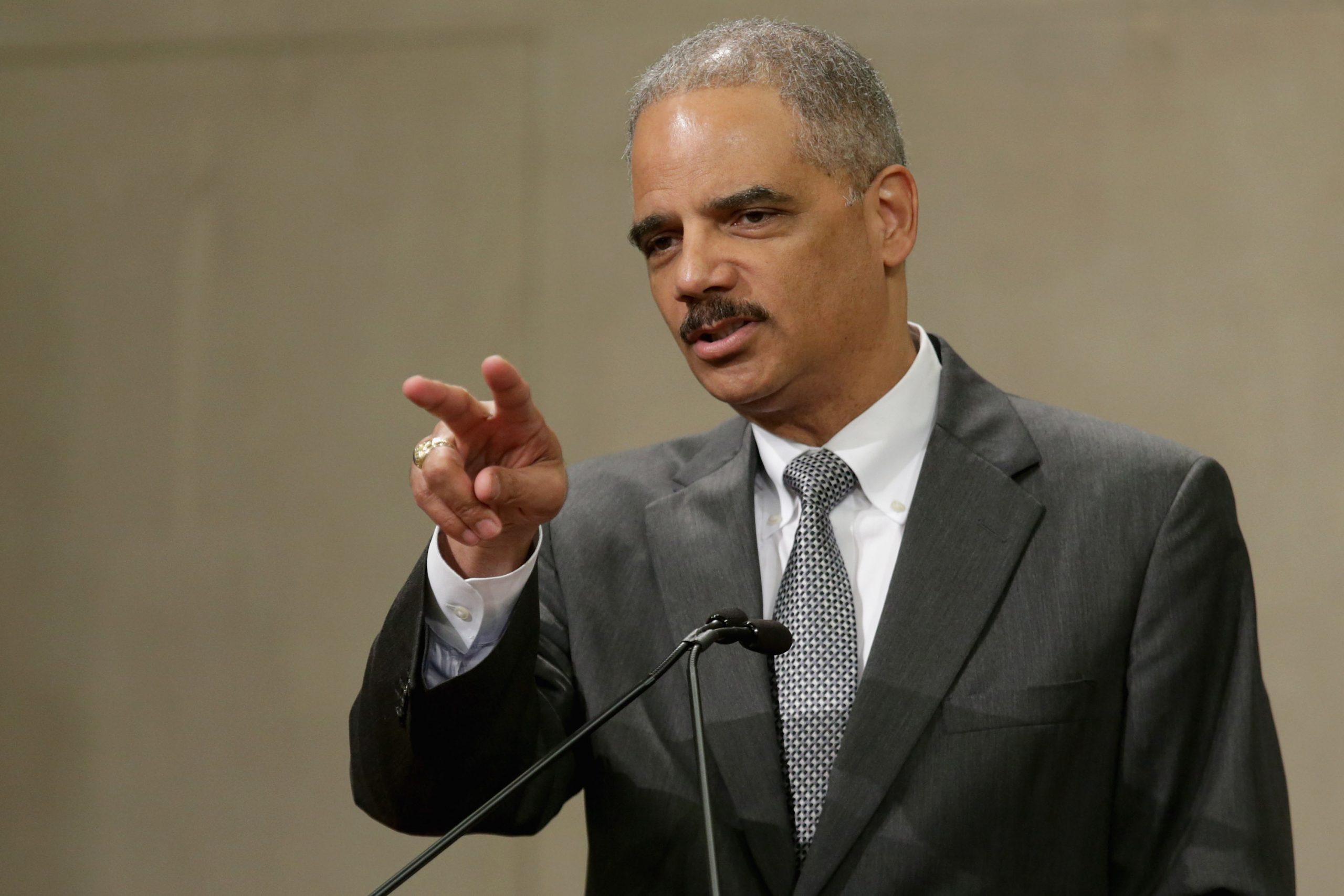 House panel gives Eric Holder June 5 deadline to explain involvement in reporter search warrant
