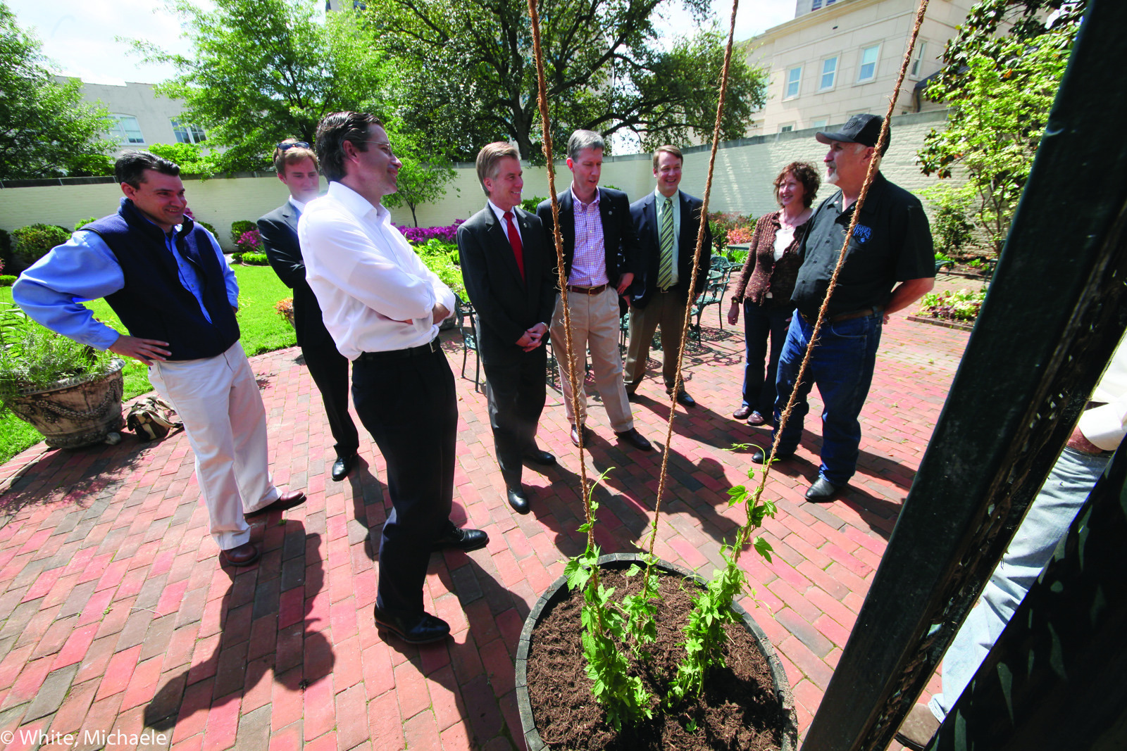 Virginia Gov. Bob McDonnell joins craft brewing movement