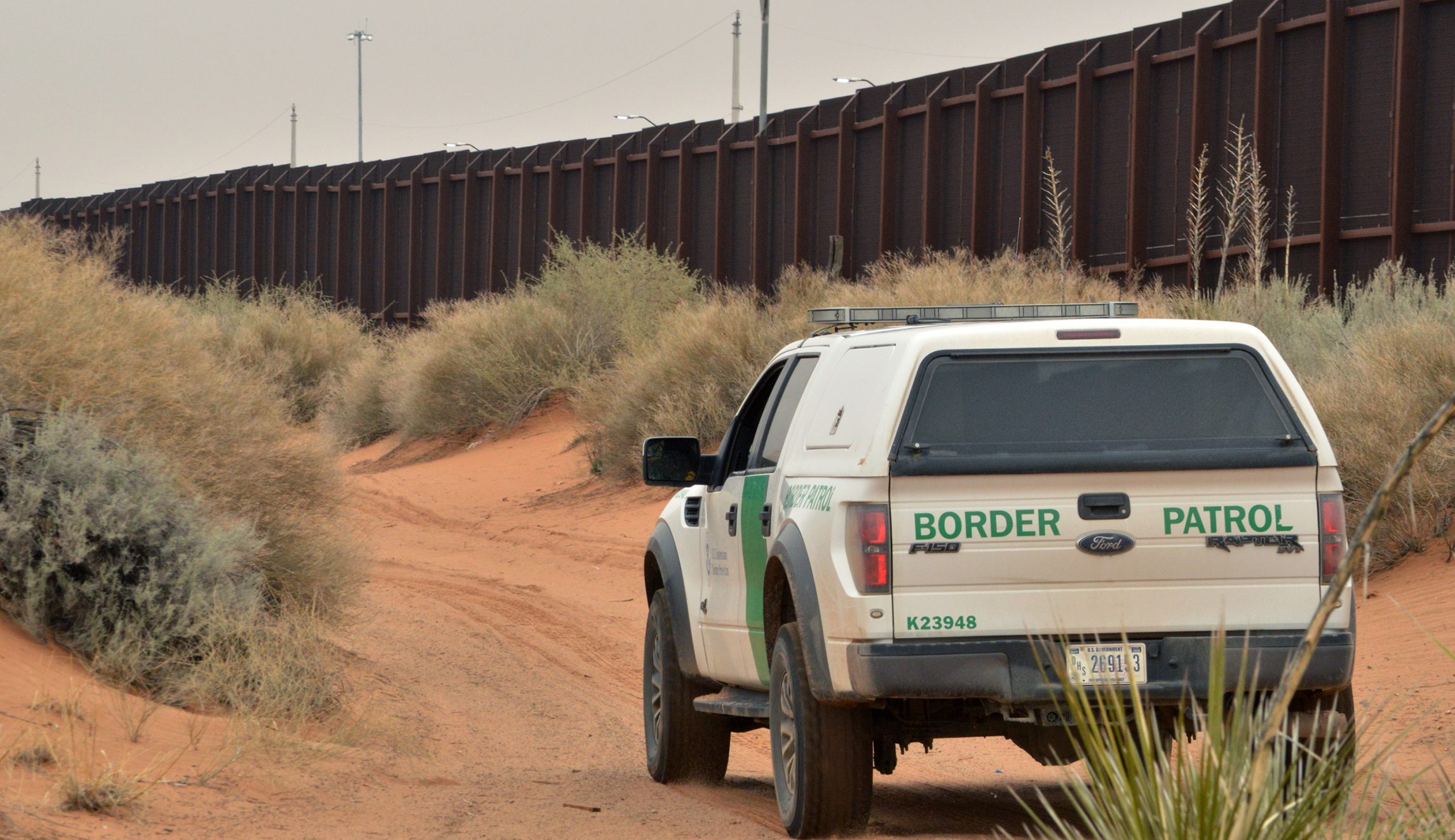 Smuggler used ultralight aircraft to fly two Chinese men over border wall, Border Patrol says