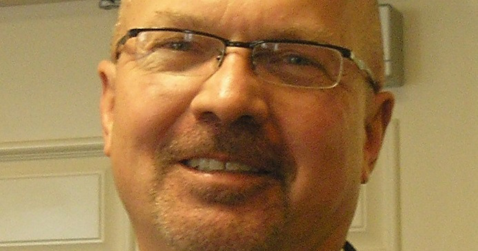 Libertarian U.S. Senate candidate Doug Butzier has died in a plane crash, KCRG-TV in Iowa reported Tuesday.