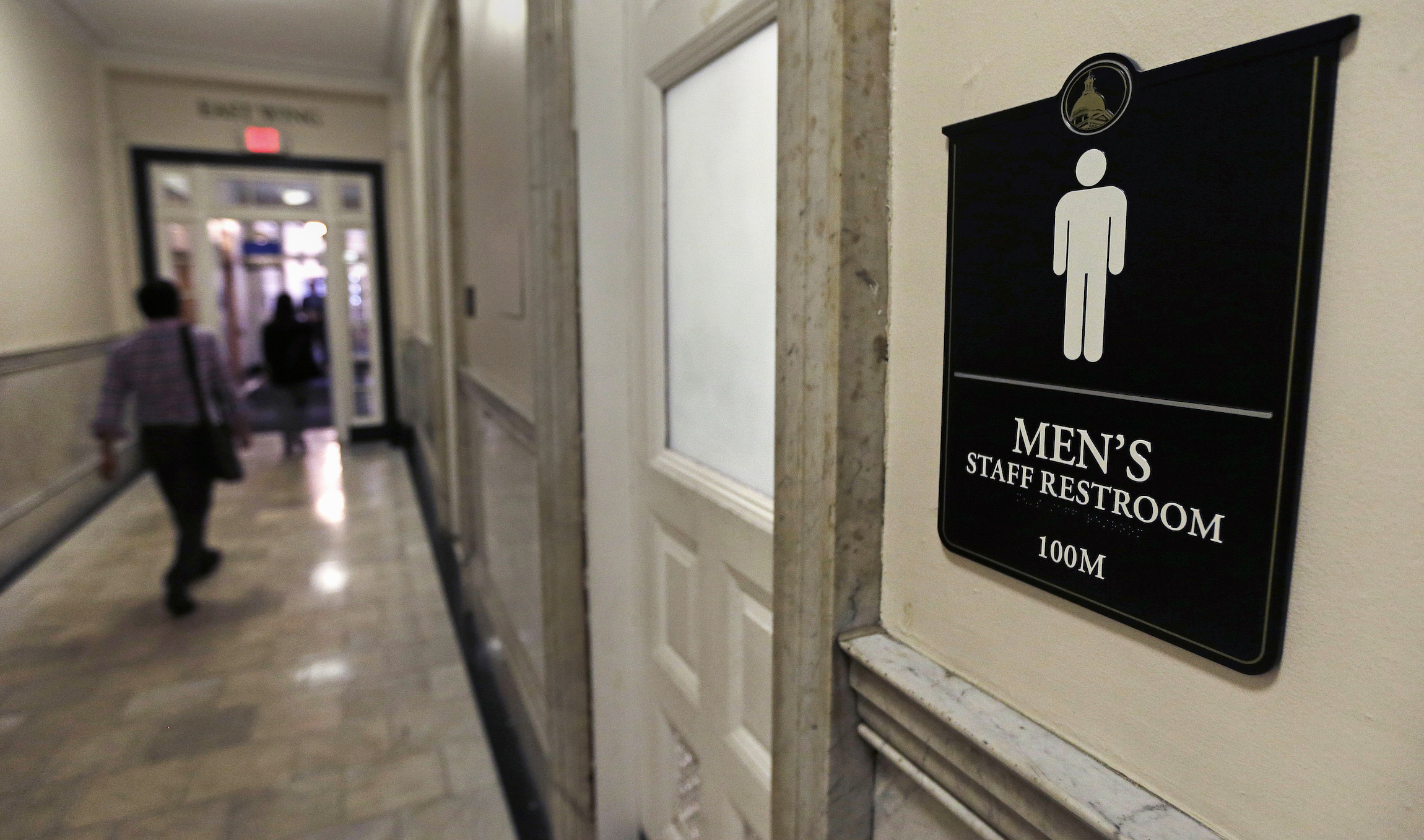 White House: Transgender bathroom use is a states’ rights issue