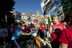 Fenty supports Chicago mayor in teacher standoff