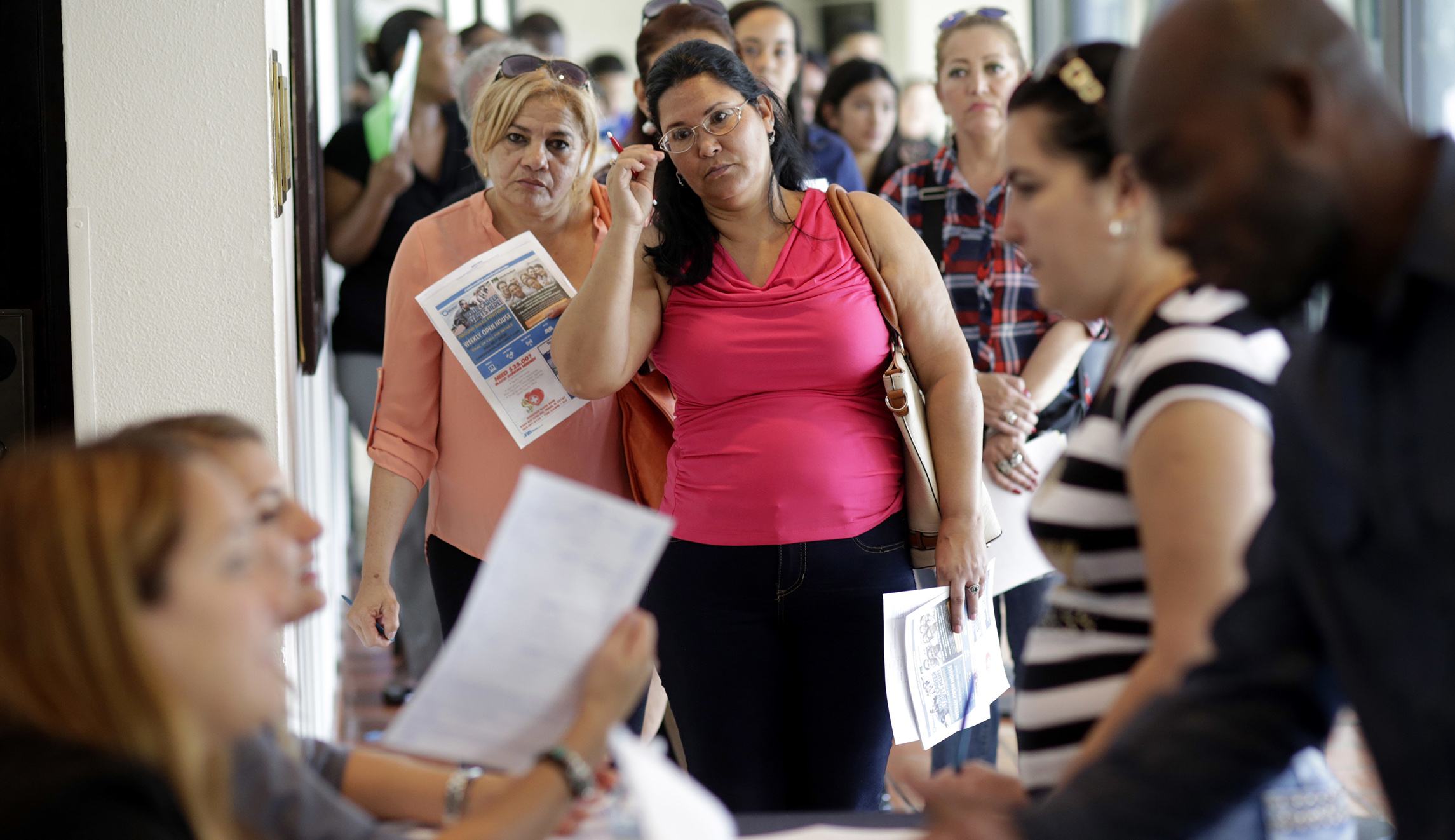 Job growth rebounds to 222,000 in June, unemployment at 4.4 percent
