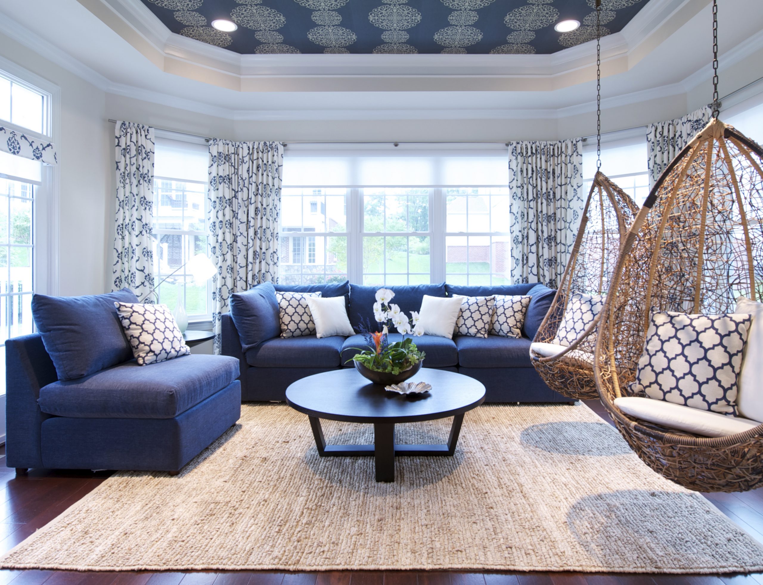 Splashes of color, easy care fabrics give rooms a summery feel
