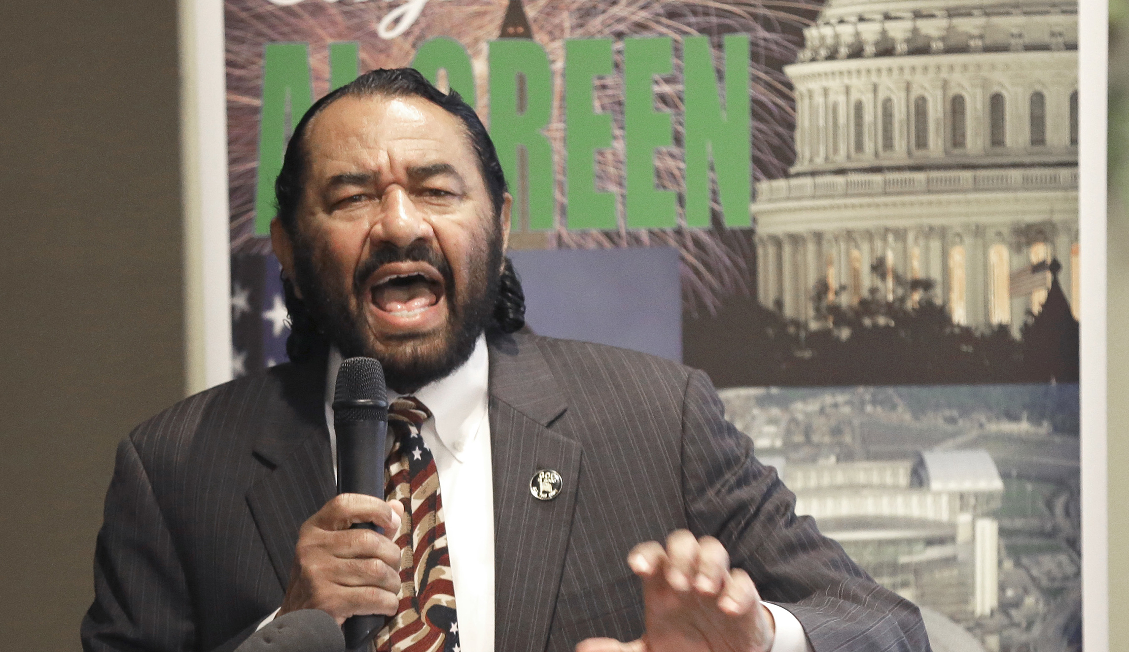 Democratic congressman plans to force vote to impeach Trump next week