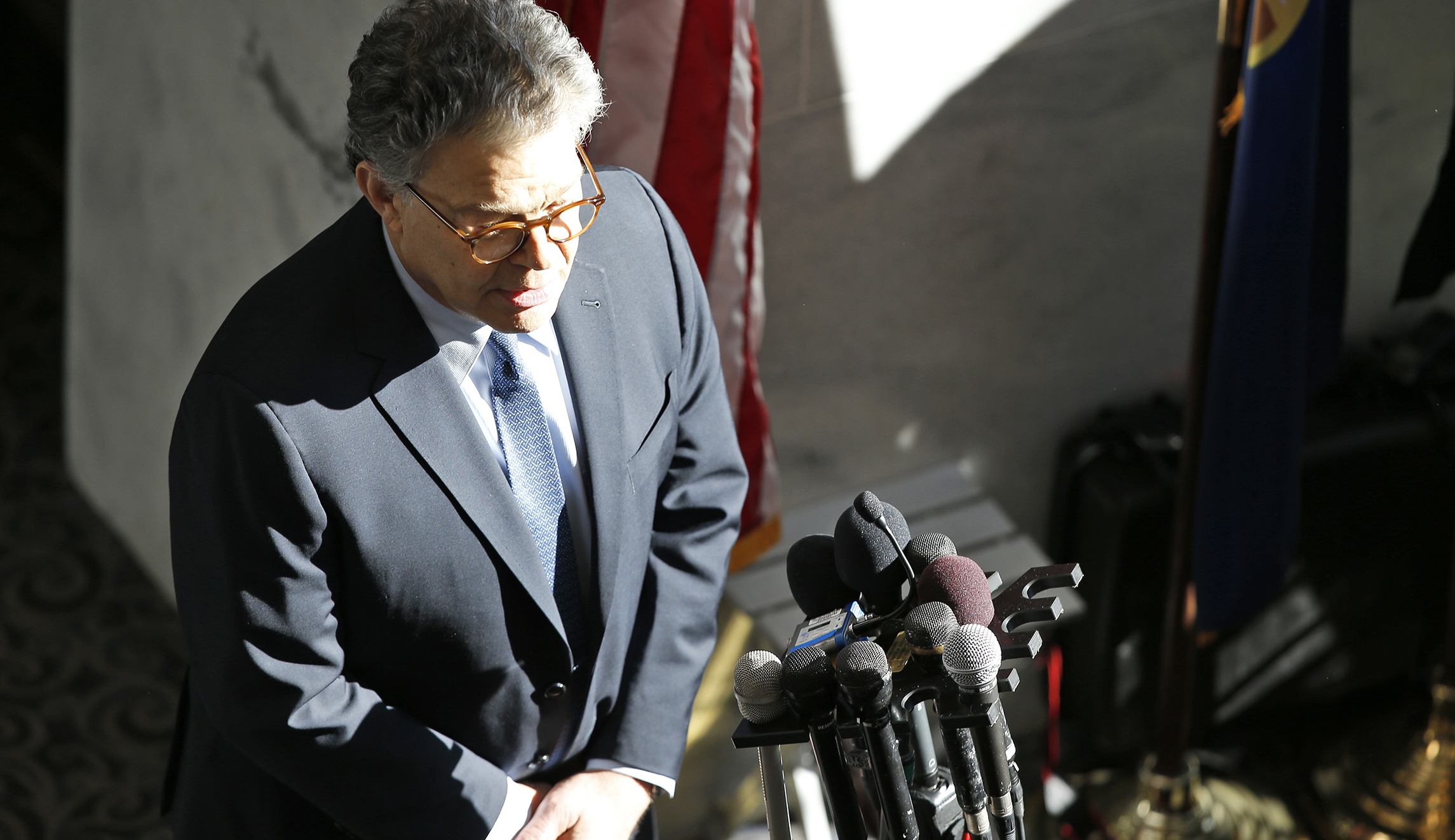 Former congressional aide accuses Al Franken of trying to forcibly kiss her: Report